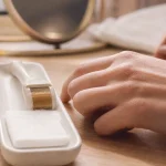 Glowssip avis dermatologue : micro-infusion avec applicateur à micro-aiguilles et sérum