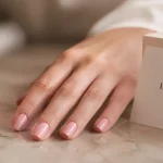 vernis yves st laurent La Laque Couture, ongles rose couture vernis longue durée
