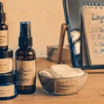 Routine beauté coréenne : 10 étapes, double nettoyage et SPF sur bureau